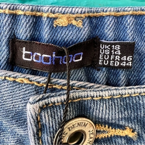 CLEARANCE BOOHOO MOM JEANS MEDIUM WASH SIZE 14 NWT - Picture 6 of 8